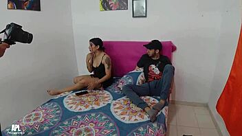 Me follo el gran culo de la cachonda de mi hermanastra en su habitaci�n parte 1