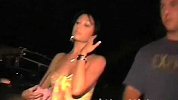 Nadia wordt geneukt bij een beroemde NYC brug - raad welke in de comments, volledige video op xvideored