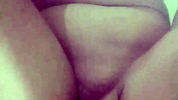 hot solo girl Betty L fingers herself on Give Me Pink