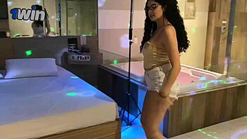 i watch this young dancer twerk on pole with naughty face and little white pussy