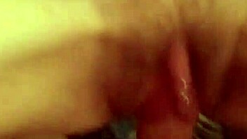 वाइफ रफ प्री-वर्क कम डंप लेती है इंटेंस काउगर्ल राइडिंग के साथ