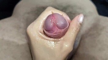 Learn the best handjob tricks for your boyfriend here