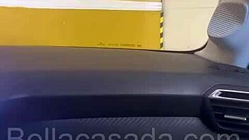 bella casada fudendo sem camisinha com o fixo