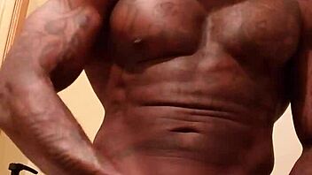 Hairy black cock gets worshipped in HD video