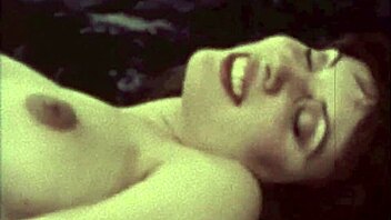 Lésbicas Grávidas Vintage Exploram Desejos Peludos!