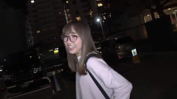 Yui-chan begs for cum from multiple men