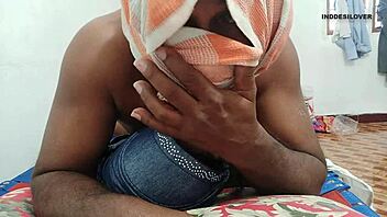 रफली मेरे फ्रेंड की वाइफ को उनके गेस्ट हाउस में लिया