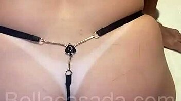 bella casada fudendo sem camisinha com o fixo