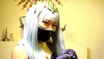 Strawbaby cosplays as desire woman Gongsun Li seducing the game player with oral, doggy, and riding.