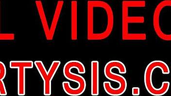 พี่ชายเลี้ยงกับน้องสาวสำรวจความปรารถนาห้ามปรามด้วยความล่อใจและใกล้ชิด