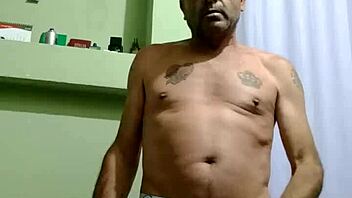 batendo punheta turns into a sensual gay encounter with intense personal connection over time.