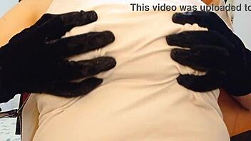 girl with big boobs exposes tits on tinder 😍