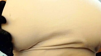 girl with big boobs exposes tits on tinder 😍