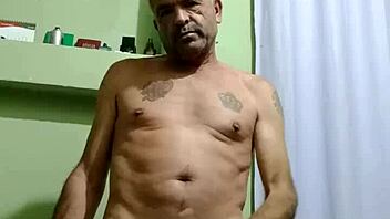 batendo punheta turns into a sensual gay encounter with intense personal connection over time.