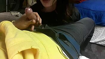 taylor keeps distracting me with her phone