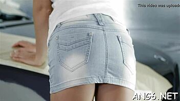 WANNA SEE ZUZANA ENJOYING WET SESSION?