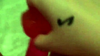 bbw amateur pounds cunt with dildo in bathtub