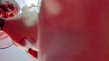 Amateur MILF auditions with big dick photographer and gets her pussy stretched