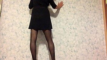 shemale dancing in stockings
