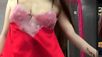 v�y ren nhảy khoe m�ng khoe ngực