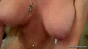 Aasialainen milf Bianca Burke dominoi pov-strapon-kukotus sessiossa