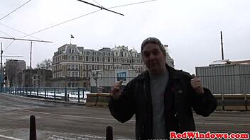 Prostituta holandesa fodida no doggy até gozar! 💦