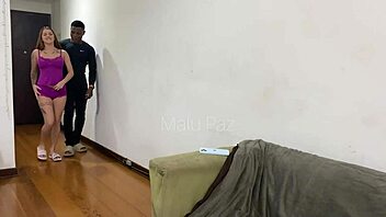 Amateur MILF gets pleasure from a big-assed Latina