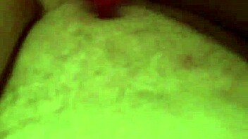 bbw amateur pounds cunt with dildo in bathtub