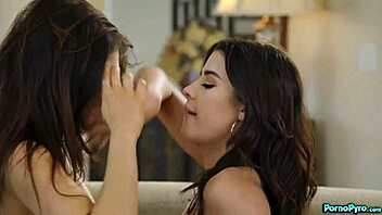 young lesbian brunettes kylie rocket theodora day suck titties