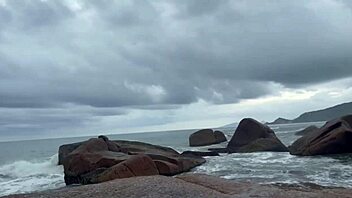 watching sex at the sea