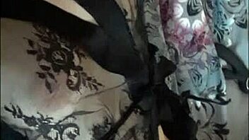 i am putting a glass dildo into my pussy, it's so wet and horny 😈