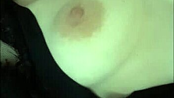 i am putting a glass dildo into my pussy, it's so wet and horny 😈