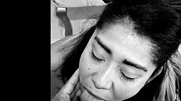 लैटिना बनी को सेंसुअल फेशियल कमशॉट खुशी से मिला