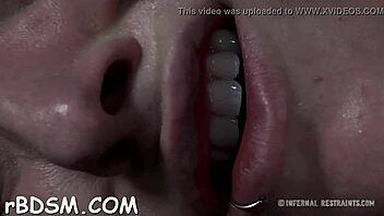 Meet the miniature hottie. Petite and cute in casual setting.