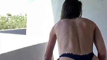 Sexy Modelo Rusa V2 Gets Massage