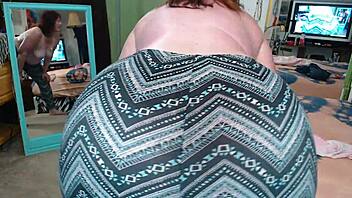 Dawnskye makes me lick her ass in leggings