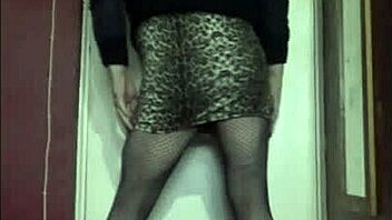 Bisexual crossdresser enjoys the taste of pee and wants to swallow some in a close-up homemade scene