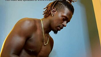 الحر الشديد يشعل نيك خشن مع طيز توينك الرطبة تفيض عرق وقذف