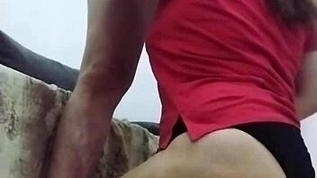 Intimate cachetero experience with a stunning MILF