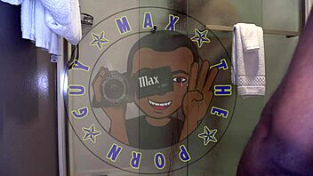 Pips3e3 Sydney blows huge load in stairwell