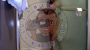 Pips3e3 Sydney blows huge load in stairwell