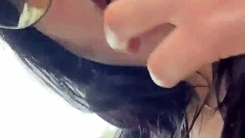 Amateur Latina Jesyfux pleasures herself in a moving car