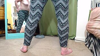 Dawnskye makes me lick her ass in leggings