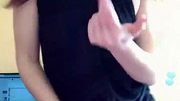 Girl masturbates on Bigo live webcam