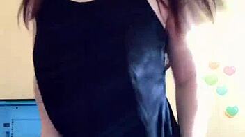 Girl masturbates on Bigo live webcam