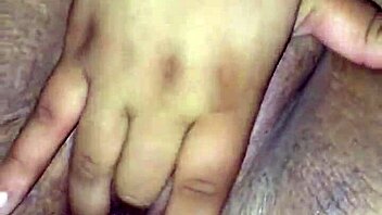 Homemade video of black amateur squirting