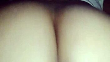 ENFIANDO BRINQUEDO NO RABO 3