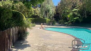 لينزي رايدرر مص رهيب في POV نيك وجه خام بزب عملاق