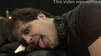 ترفيه إيروتيك - ليكسي لور تسيطر على زب إريك جونز الكبير لعبادة الأحذية والزب بها تحت الشموع