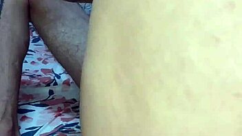 mi hermanastra se deja romper el culo en publico al aire libre.